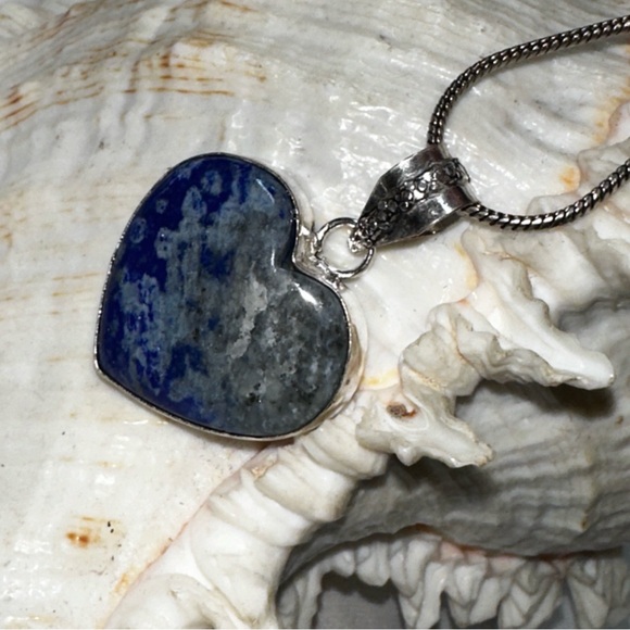 Lapis Lazuli Natural Gemstone handmade heart pendant - Picture 4 of 8